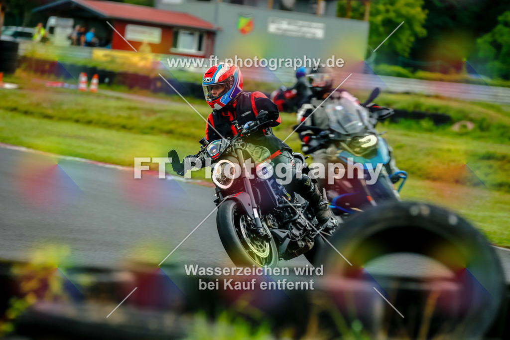 VBK-4068 | Hier findet Ihr Bilder von Touristenfahrten auf der Nürburgring Nordschleife oder von anderen Veranstaltungen die ich besucht habe. Viel Spass beim Durch Schauen 