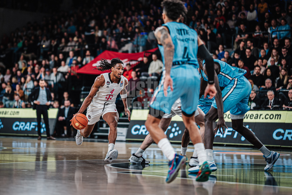 Basketball | Männer | Saison 2024/2025 | easyCredit Basketball Bundesliga | 16. Spieltag | Veolia Towers Hamburg vs. Telekom Baskets Bonn | 10.01.2025 | Phlandrous Fleming Jr. (#4, Telekom Baskets Bonn)
