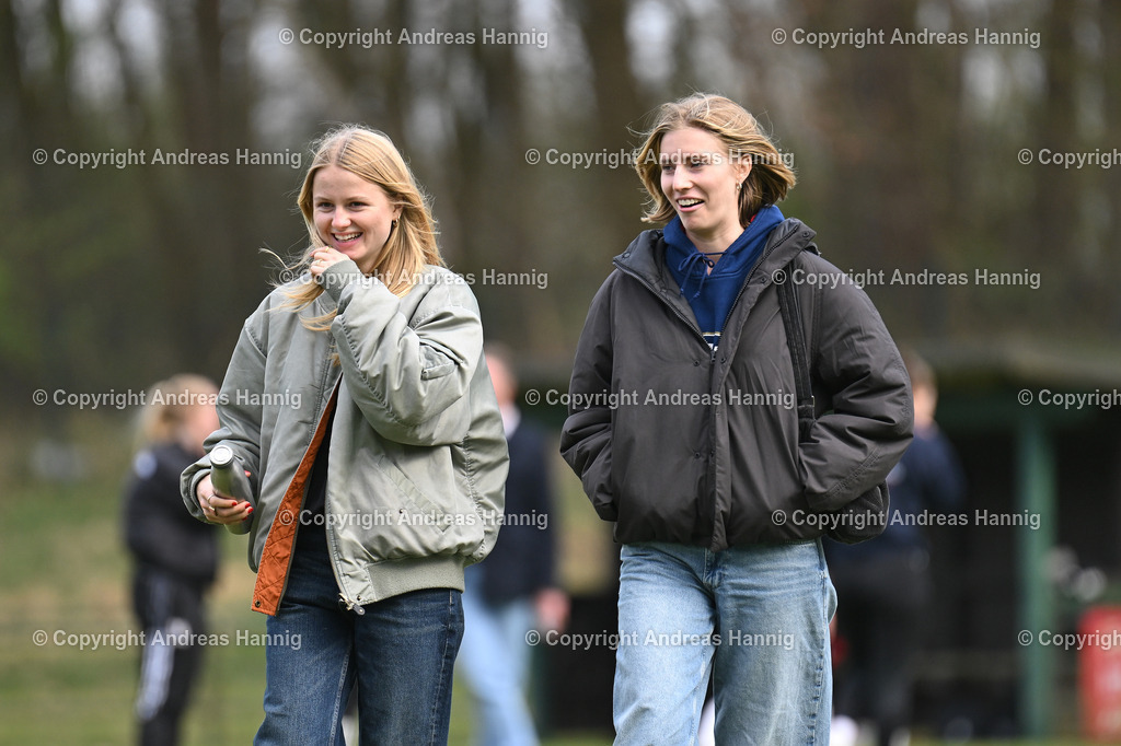 Fußball I Frauen I Saison 2024-25 I Oberliga I FC Jesteburg-Bendestorf - SpVg Aurich Frauen I 13.4.2025 | a-hannig - Realisiert mit Pictrs.com