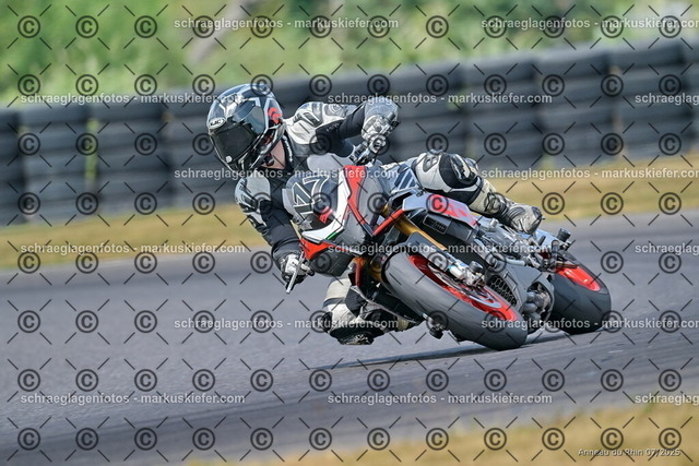 25bt04-1597 | markuskiefer.com - Realisiert mit Pictrs.com