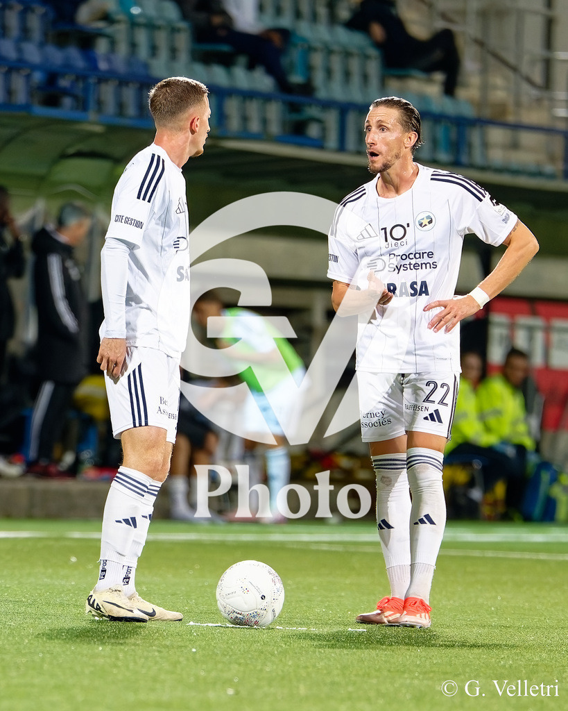 Challenge League - Etoile Carouge FC v FC Vaduz | Vincent Ruefli (22 Etoile Carouge FC) in action during the Challenge League game between Etoile Carouge FC and FC Vaduz at Stade de la Fontenette in Carouge, Switzerland