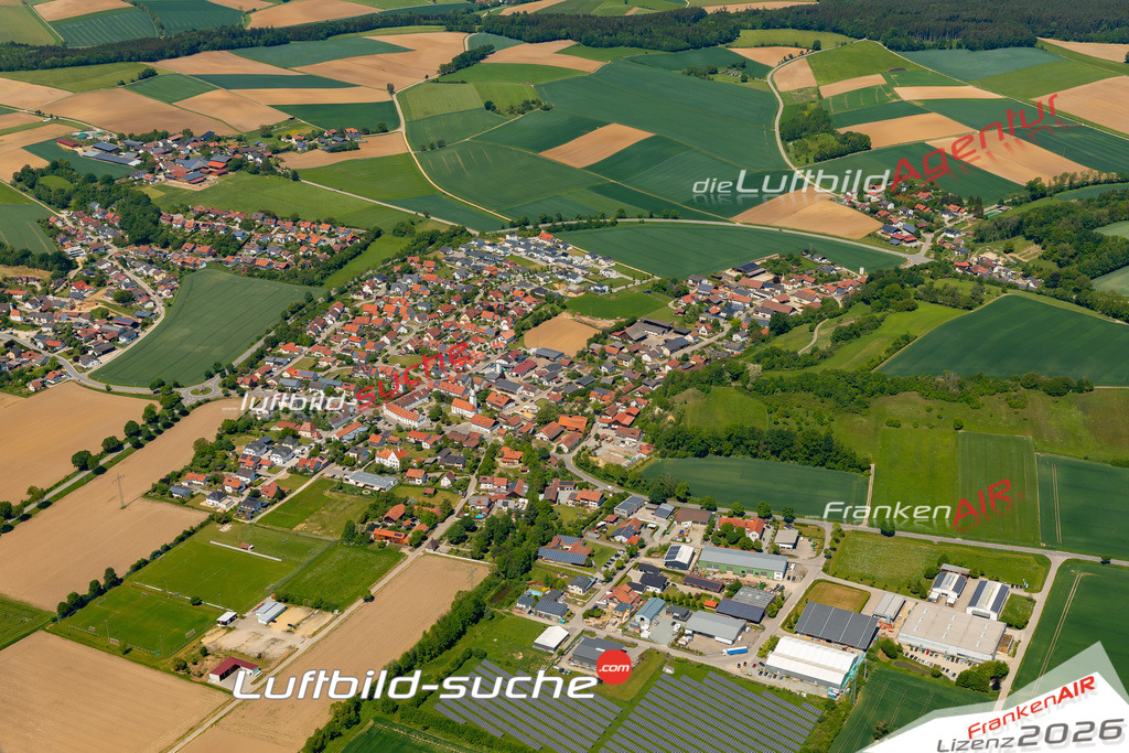 Das Luftbild zeigt :  Weng - Die Luftaufnahme wurde 2024 vom UL-Flugzeug aus erstellt ( keine Drohne ) - Hochauflösende Luftaufnahme - Für grossformatige Ausdrucke geeignet. Die Geschenkidee !Mit Lizenz und Bildrechte bestellbar
