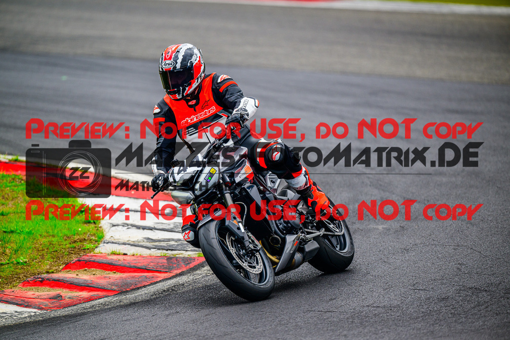 MaZZes_FotoMatrix_240717_6007705_2955 | GELB