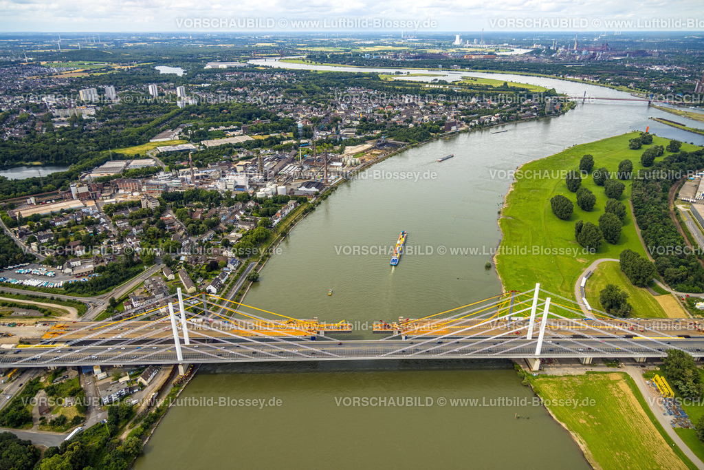 Duisburg240704724-Mitte | Luftbild, Autobahn A40 Rheinbrücke Neuenkamp, Baustelle, Binnenschifffahrt Fluss Rhein, Wohngebiet und Blick auf Alt-Homberg, Duisburg, Ruhrgebiet, Nordrhein-Westfalen, Deutschland