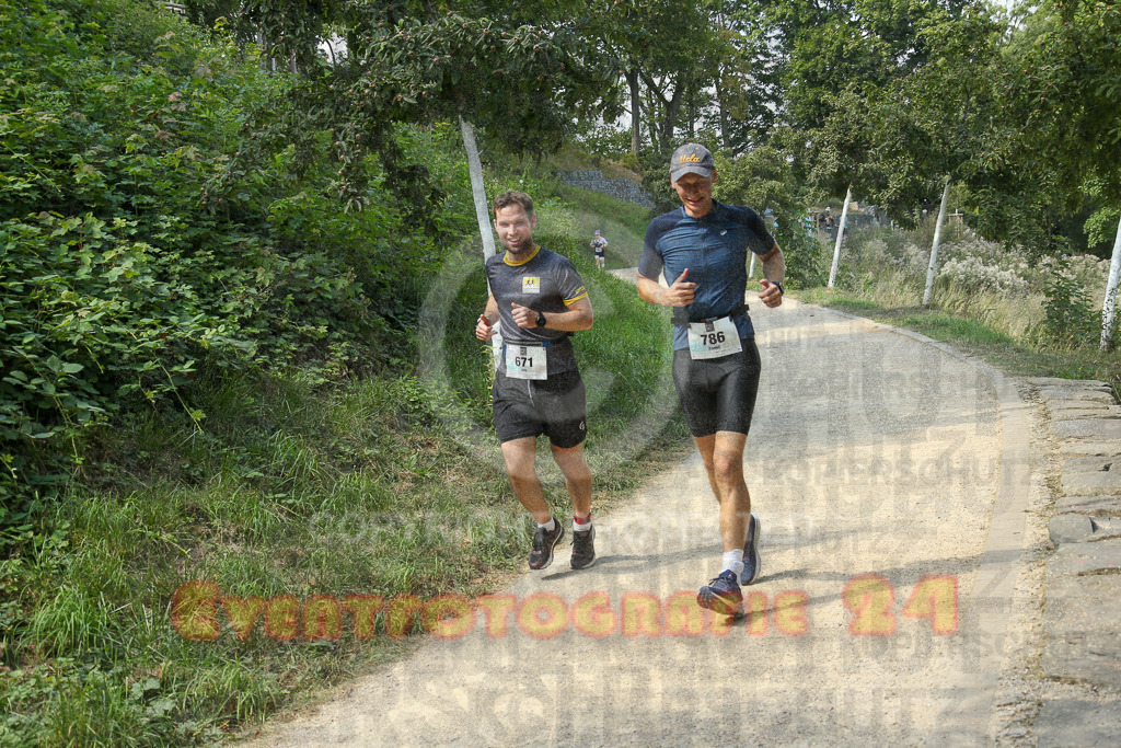 250824_1443_EX1_7302 | Sportfotografie im Rhein-Sieg Kreis, Köln, Bonn, NRW, Rheinland Pfalz, Hessen, etc. Unser Tätigkeitsfeld umfasst den Laufsport vom Volkslauf über den Marathon, Duathlon, Triathon bis zum Ultralauf wie Kölnpfad Ultra oder Schindertrail.