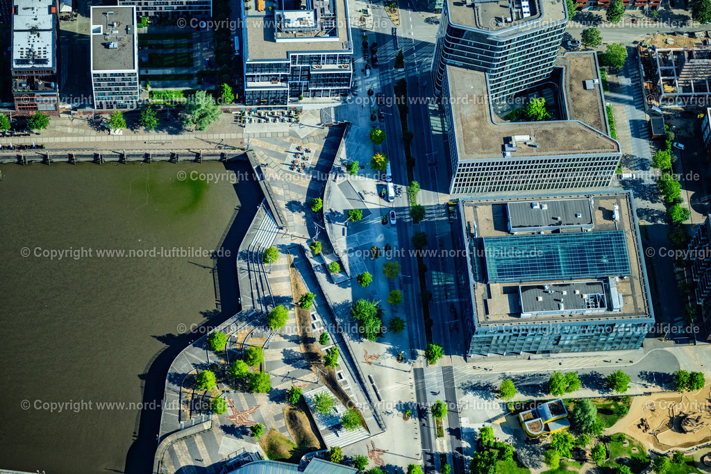 Hamburg_Hafencity_Marco_Polo_Terassen_ELS_1908240525 | HAMBURG 24.05.2025 Marco Polo Terassen in Hamburg. Die Gebäude sind die ersten Projekte auf dem Strandkai, einem Teilquartier der HafenCity. // Marco Polo terraces in Hamburg. The buildings are the first projects on the Strandkai, a district of HafenCity. Foto: Martin Elsen