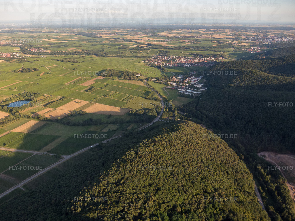 Pfalzklinik Landeck aus Norden | Luftbild: Pfalzklinik Landeck aus Norden in Klingenmünster im Bundesland Rheinland-Pfalz in Deutschland. Foto: P7130214.jpg vom 13.07.2017 durch Werner Riehm/FLY-FOTO.de - Realisiert mit Pictrs.com