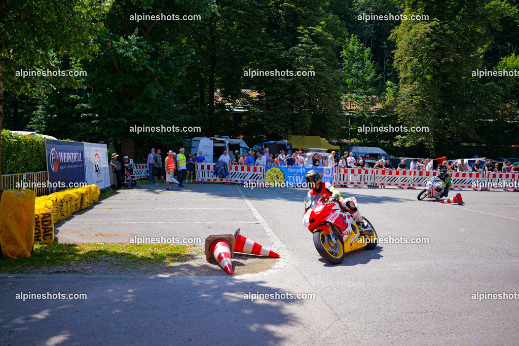 P1036920-2 | Erleben Sie atemberaubende, hochqualitative Fotos Ihrer Fahrt entlang der malerischen Alpenstraßen. Besuchen Sie alpineshots.com, um professionelle Aufnahmen Ihrer unvergesslichen Reise zu finden und zu kaufen - Realisiert mit Pictrs.com