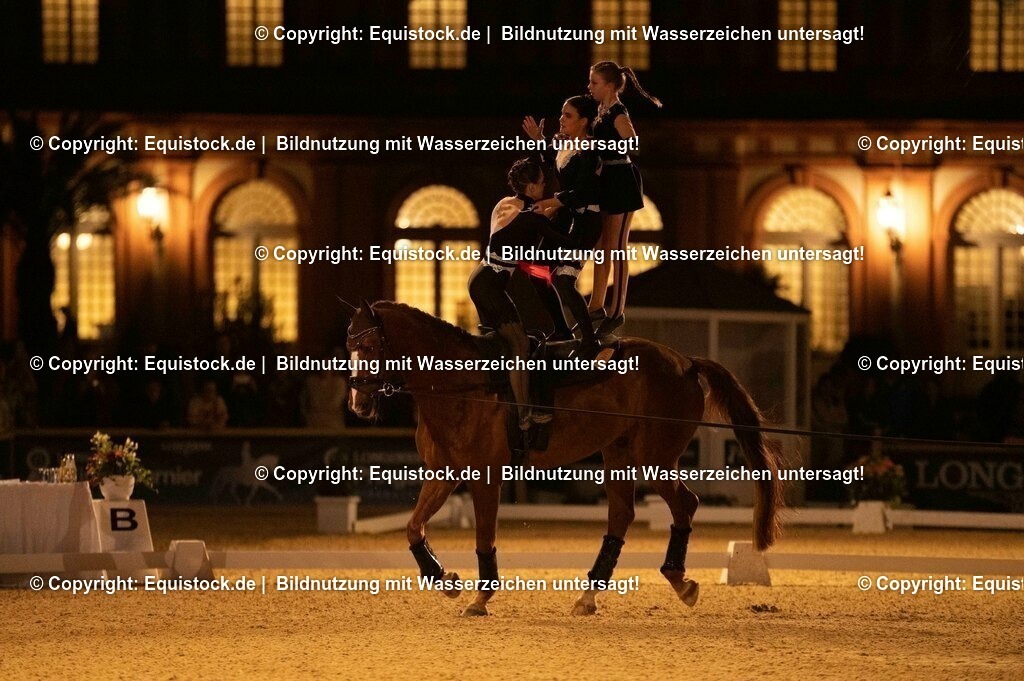 20230527_Voltigieren_NASPA_Flutlicht_1054 | equistock