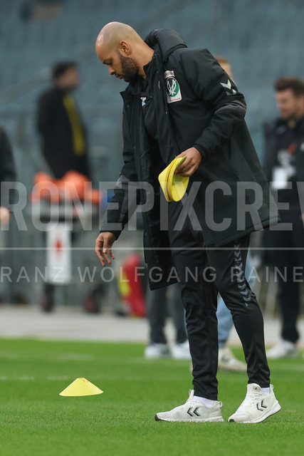 SK Sturm Graz vs SV Ried – Austrian Bundesliga | Graz, Austria, 08.Feb.26 - SOCCER - ADMIRAL Bundesliga, SK Sturm Graz vs SV Ried. Image shows assistant coach Emmanuel Faloba (Ried).     