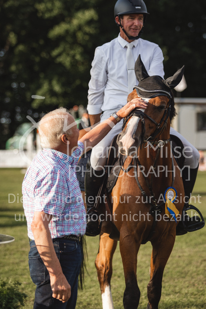 230715_LC_Punkte-S-836 | Deine schönsten Turniermomente als professionelle Fotos! Entdecke hochwertige Pferdesport-Fotografie im Online-Shop. Jetzt Fotos finden & bestellen!
