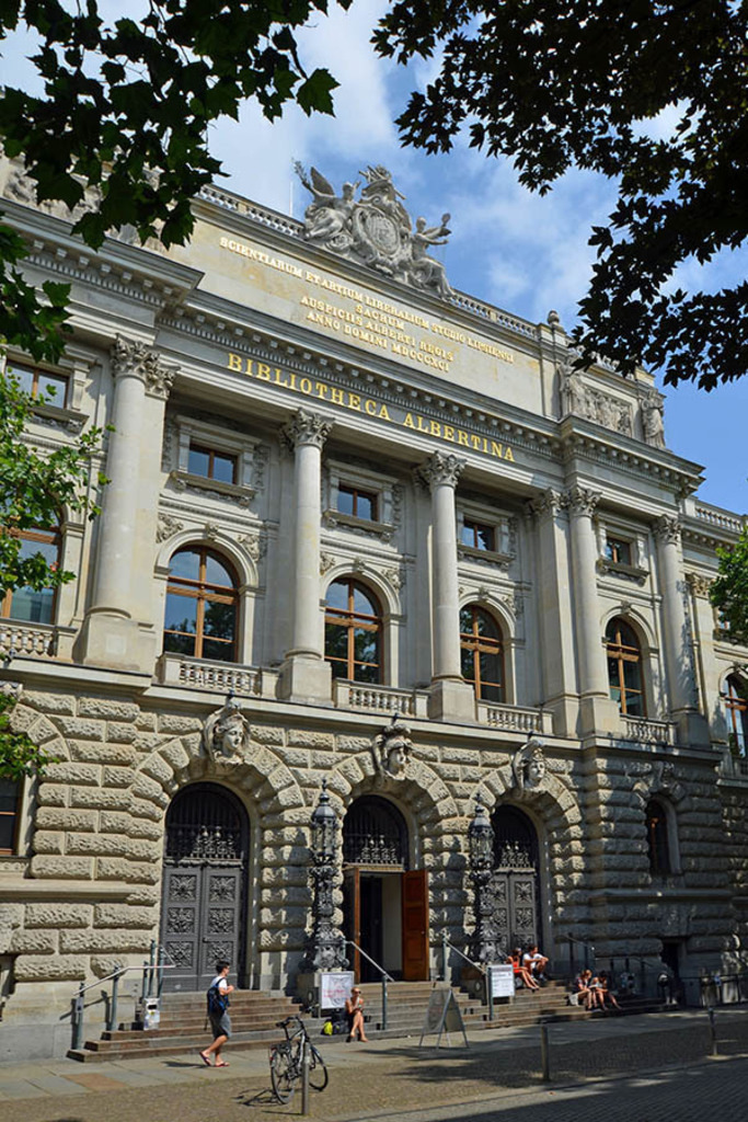 Foto: Leipzig - Universitätsbibliothek | Das Team hinter BILDLEXIKON LEIPZIG bündelt historische wie aktuelle Informationen über die Stadt Leipzig in Text und Bild auf einer Plattform und stellt diese der interessierten Öffentlichkeit zur Verfügung.