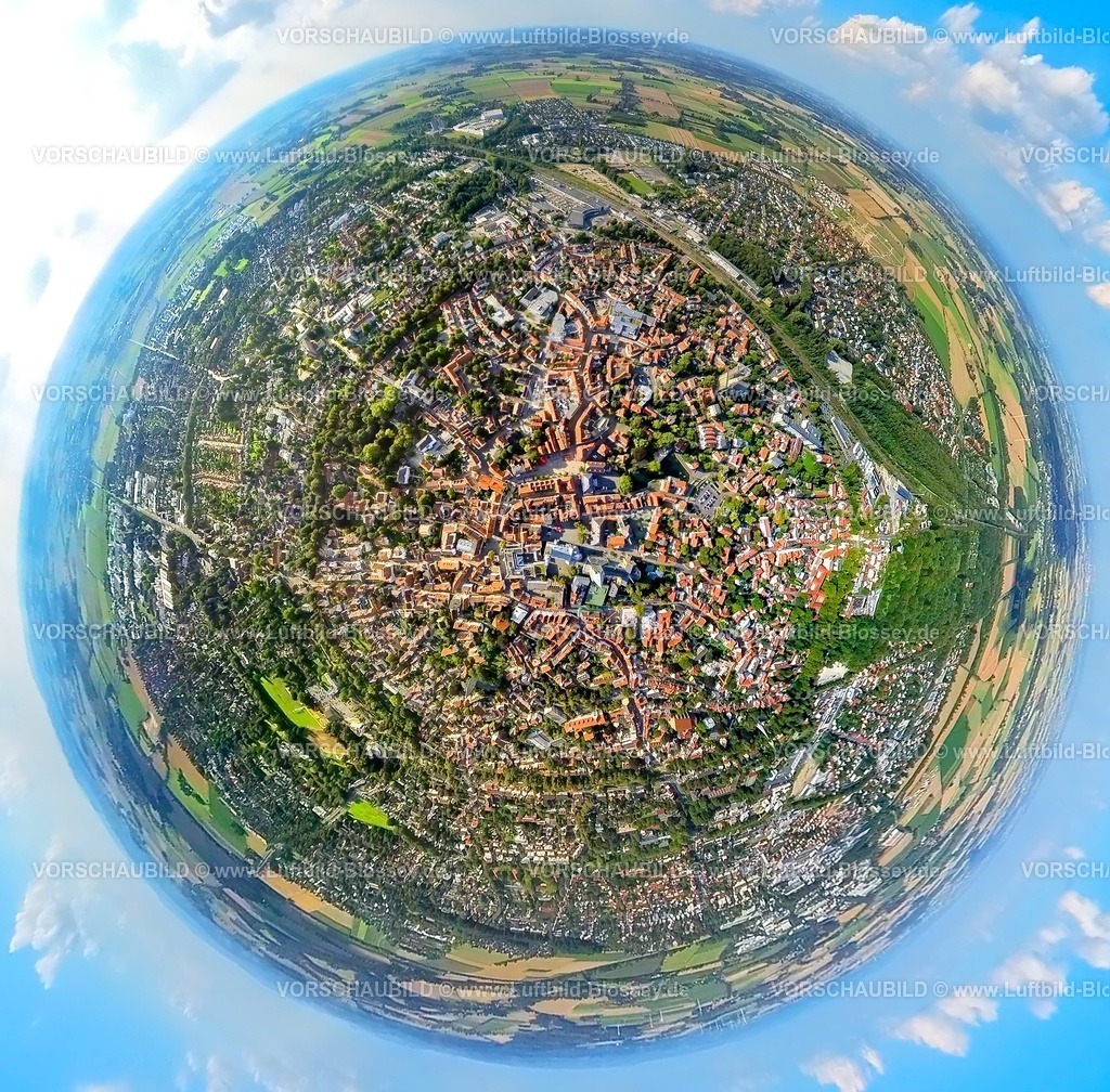 Soest230891045 Zentrum-2-topaz | Luftbild, Stadtansicht Soest, Zentrum und Altstadt mit St. Patrokli-Dom und St. Petri (Alde Kerke), Erdkugel, Fisheye Aufnahme, Fischaugen Aufnahme, 360 Grad Aufnahme, tiny world, Soest, Ruhrgebiet, Nordrhein-Westfalen, Deutschland