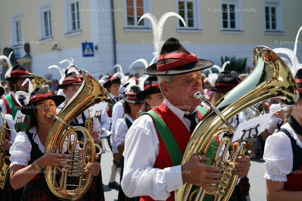 26-SCHATTWALD-Bundesmusikfest-2023-Juni16-Reutte-DSC06708 | Info aus dem Bezirk Reutte/Ausserfern Tirol sowie eine umfangreiche Bilddatenbank über die gesamte Region: Lechtal, Talkessel Reutte, Tannheimertal, Zwischentoren. Lech, Plansee, Zugspitze, Grenztunnel, B179, Fernpassstraße, Verkehr, Lawinen, Tradition, - Realisiert mit Pictrs.com
