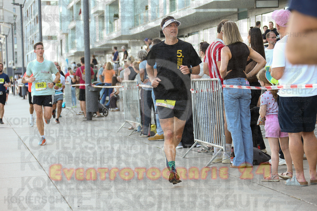 250920_1447_EX1_7592 | Sportfotografie im Rhein-Sieg Kreis, Köln, Bonn, NRW, Rheinland Pfalz, Hessen, etc. Unser Tätigkeitsfeld umfasst den Laufsport vom Volkslauf über den Marathon, Duathlon, Triathon bis zum Ultralauf wie Kölnpfad Ultra oder Schindertrail.