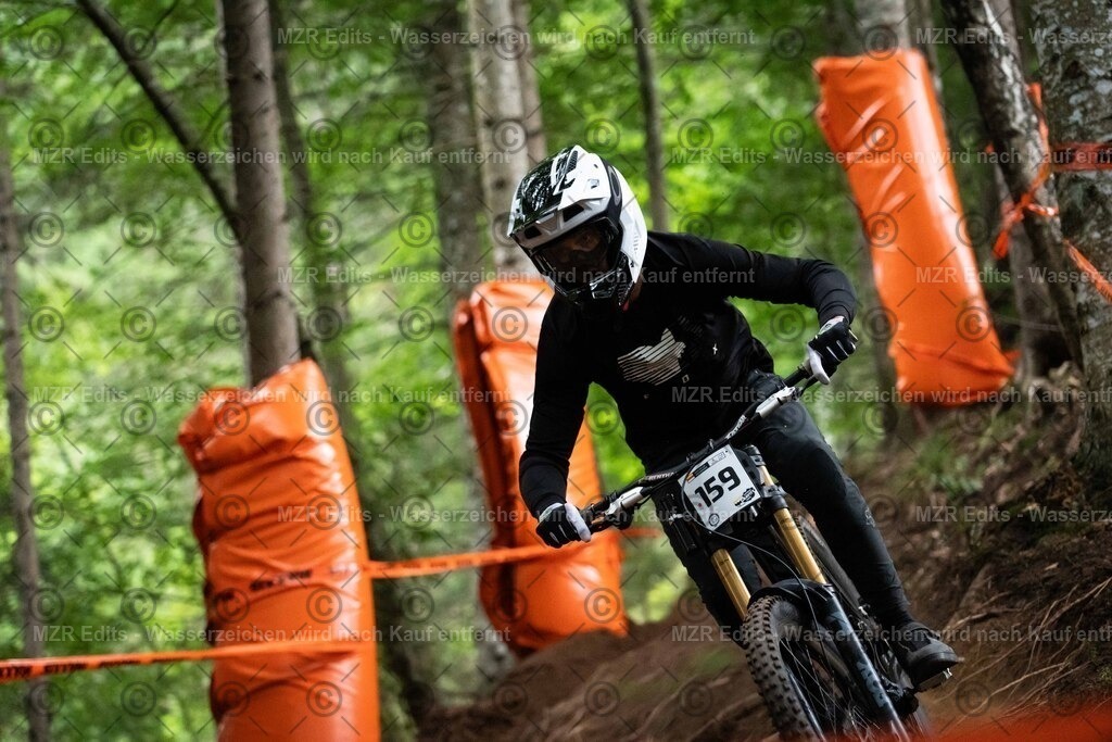 x-374 | mzredits - Realisiert mit Pictrs.com