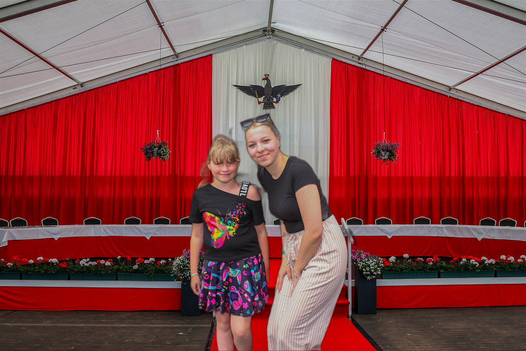 top-top.de-250601-313 | Foto, Video, Fotografie, Videografie, Fotobox, DJ, Discjockey, Musik, Musikbox, Veranstaltung, Photobooth, Amazon, Ebay, Buchtipp, Bestseller, Autor, Verlag, Buch, Wesel, Hamminkeln, NRW, Dinslaken, Rees, Drohne, Hochzeit, Party, Fotobox, Wesel, Fotograf