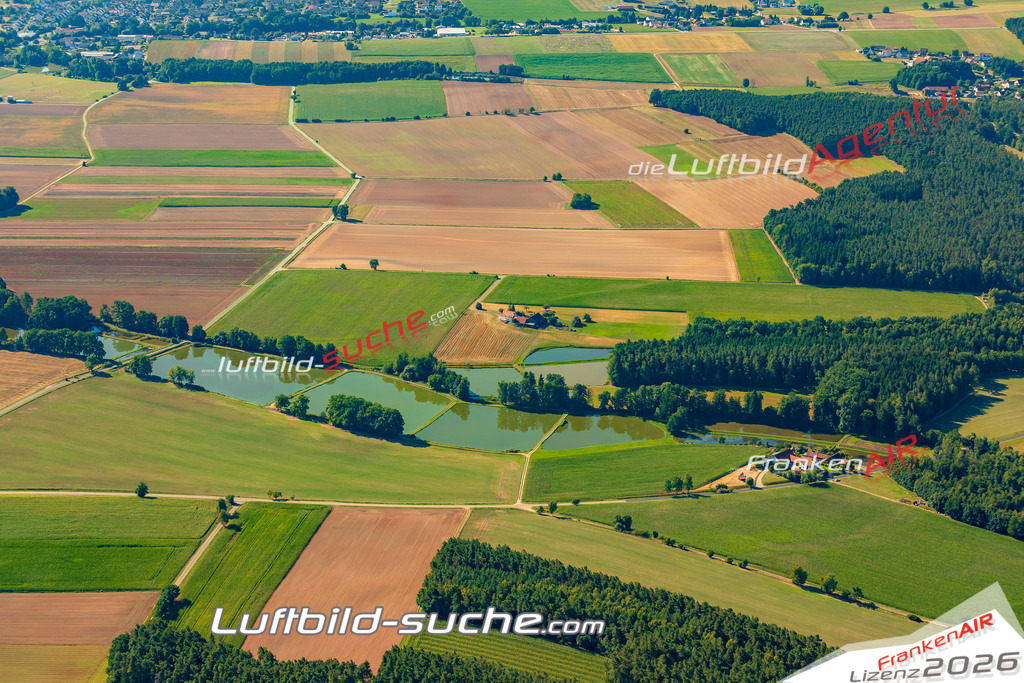 Luftaufnahme von Süß Weiher Hahnbach Bild- Das Luftbild wurde 2025 vom UL-Flugzeug heraus erstellt ( keine Drohne ) - Hochauflösende Luftaufnahme -Nicht vergleichbar mit Google Maps oder Satelittenbilder- Die Geschenkidee !Mit Lizenz und Bildrechte bestellbar