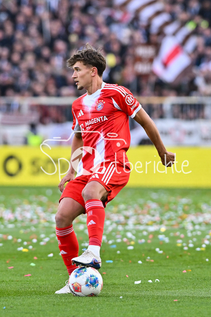 FC St. Pauli - FC Bayern München | ST. PAULI, DEUTSCHLAND - 11. APRIL: am Ball TOM BISCHOF (FC Bayern Munich 20) / Einzelfoto / Freisteller während dem Bundesligamatch zwischen dem FC St. Pauli und dem FC Bayern München am 29. Spieltag im Millerntor Stadion / DFL REGULATIONS PROHIBIT ANY USE OF PHOTOGRAPHS AS IMAGE SEQUENCES AND/OR QUASI-VIDEO