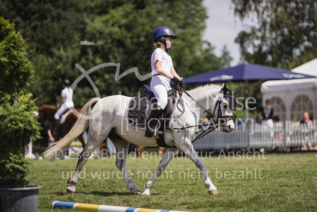 240720_LC_Reiter-WB-131 | Deine schönsten Turniermomente als professionelle Fotos! Entdecke hochwertige Pferdesport-Fotografie im Online-Shop. Jetzt Fotos finden & bestellen!