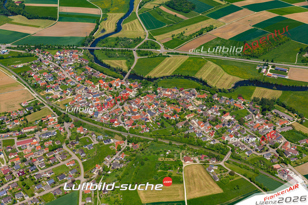 Die Luftaufnahme Ebermergen - Harburg wurde 2021 mittels Flugzeug (keine Drohne) erstellt. Hohe Auflösung -für große Poster und Wandbilder geeignet!