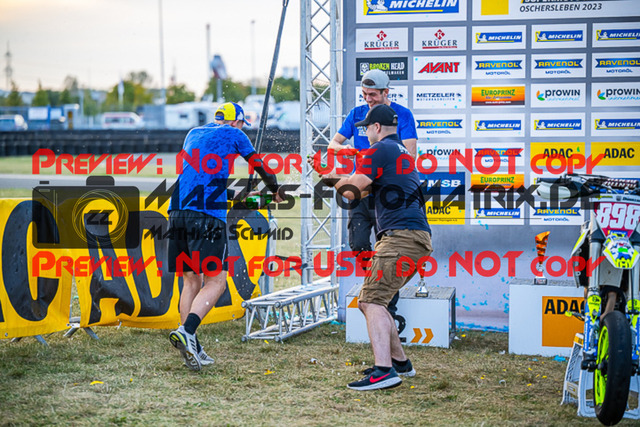 MaZZes_FotoMatrix_231001_0946 | S4