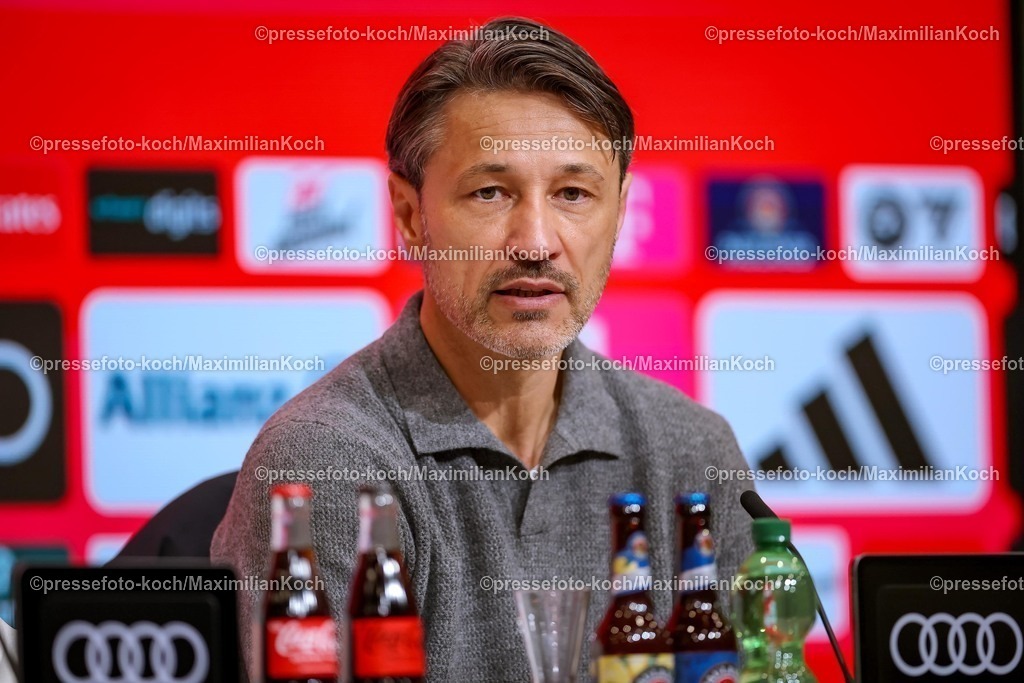 FCB18102501215 | 18.10.2025, Fußball, FC Bayern München - Borussia Dortmund, 1. Fußball Bundesliga, 7. Spieltag, Allianz Arena, Saison 2025 2026: Die Pressekonferenz mit den Trainern nach dem Spiel - Cheftrainer Niko Kovac (BVB #hc) mit deutlicher Kritik am Schiedsrichter DFB regulations prohibit any use of photographs as image sequences and or quasi-video.