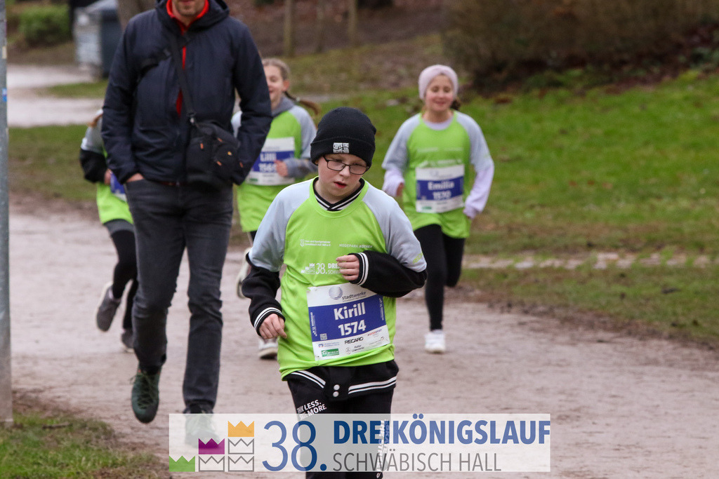 1700m Stadtwerke Jugendlauf | 3 Koenigslauf 2024 1700m Stadtwerke Jugendlauf - Realisiert mit Pictrs.com
