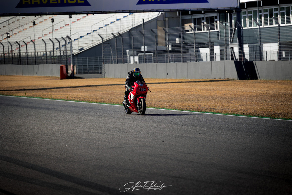 Ducati Trackday Hockenheimring 2026 | Entdecken Sie die faszinierende Welt von Alexander Tschuncky Arts: Kreative Fotografie, atemberaubende Automobilkunst und hochwertiger Bilderdruck. Lassen Sie sich inspirieren! - Realisiert mit Pictrs.com