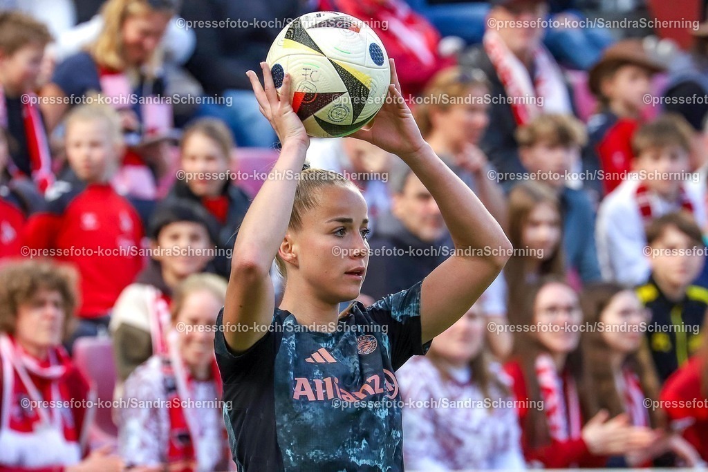 xSSC09032501001 | 09.03.2025, xsscx, Frauen Fußball, 1. FC Köln - FC Bayern München, 1. Fußball Bundesliga, 16. Spieltag, RheinEnergie-STADION, Saison 2024 2025: Giulia Gwinn (FC Bayern München 7) DFB regulations prohibit any use of photographs as image sequences and or quasi-video. Nordrhein-Westfalen Deutschland