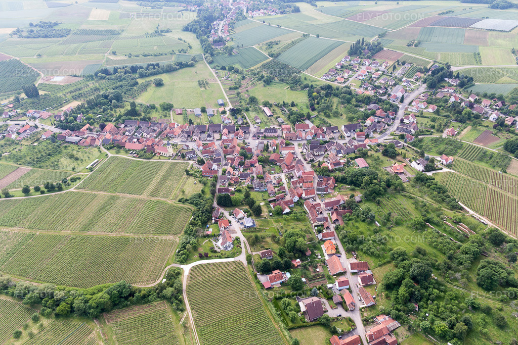 Aerial view: View of the town in Rott in the state Bas-Rhin, France.Photo: IMG_100722.jpg taken on 06/05/2017 by Werner Riehm/FLY-FOTO.comResolution of the original: 5472 x 3648 px