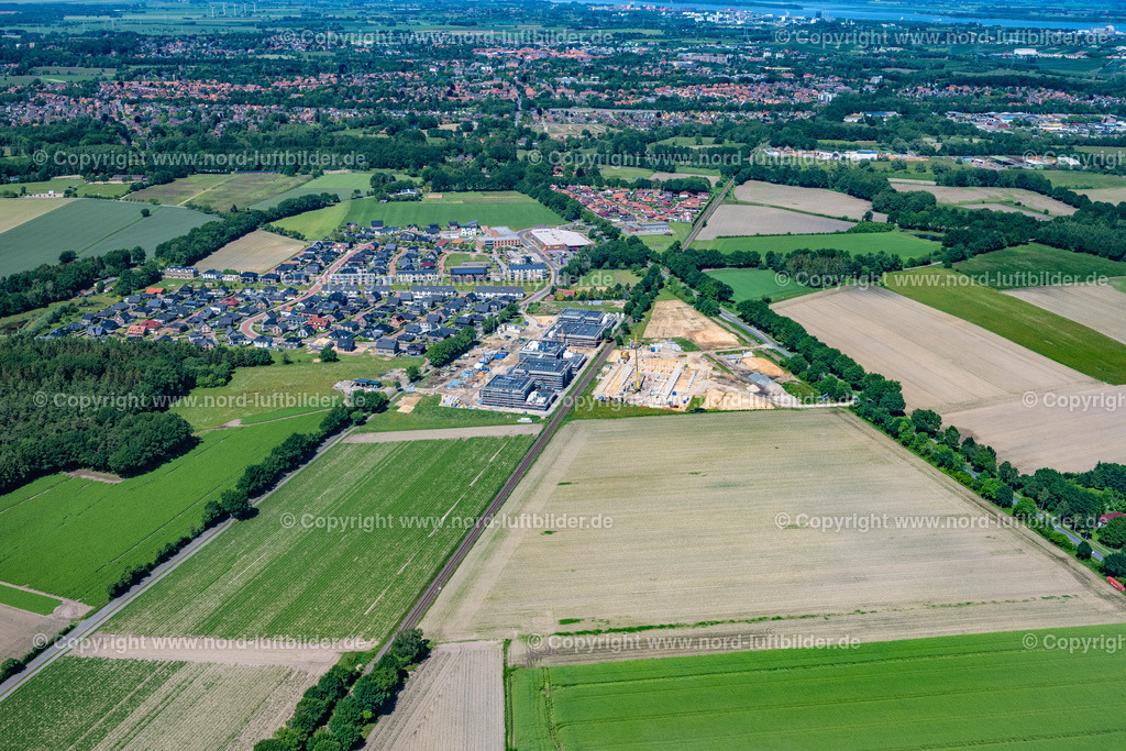 Stade_Riensförde_Baugebiet_Bildungszentrum_ELS_7438030622 | STADE 03.06.2022 Neubau- Baustelle " Bildungscampus Riensförde " an der Straße Stadtweg in Stade im Bundesland Niedersachsen, Deutschland. Weiterführende Informationen bei: Hansestadt Stade,  gmp International GmbH. // New construction site " Bildungscampus Riensfoerde " on the street Stadtweg in Stade in the state Lower Saxony, Germany. Further information at: Hansestadt Stade,  gmp International GmbH. Foto: Martin Elsen