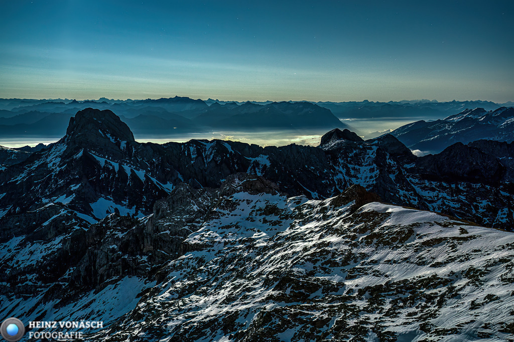Säntis_0035 | Alle Bilder von Heinz Vonäsch Fotografie können alle zu günstigen Preisen gekauft werden! Download der Bilder, Ausdrucke, Postkarten, Tassen T-Shirts, Kalender, Alu- Dibond usw. - Realisiert mit Pictrs.com