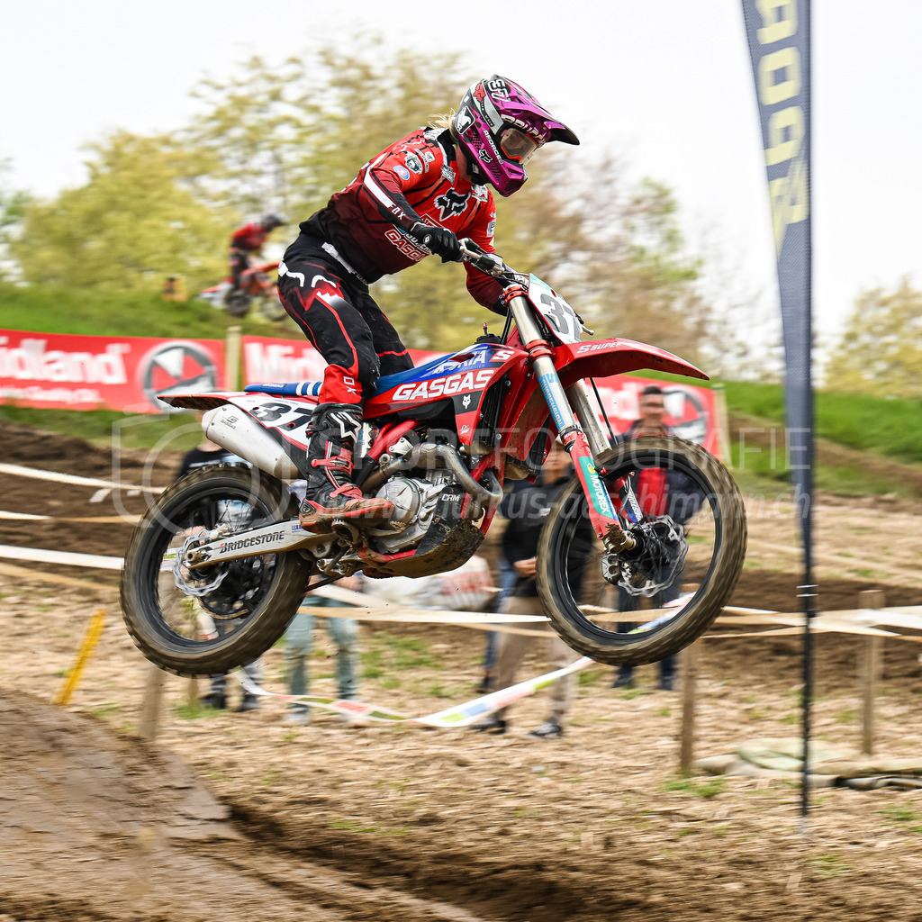 Motocross Schlatt bei Winterthur - 30. April 2023 | #37 Bruggmann Luca aus Lyss (CH) auf GASGAS in der Kategorie ProRace Serie am Motocross Schlatt bei Winterthur, 30. April 2023. 
Instagram: @mx_schlatt | @mc_wila | @sam_schweiz
Bild: Sportfotografie Markus Aeschimann | www.markus-aeschimann.ch - Realisiert mit Pictrs.com