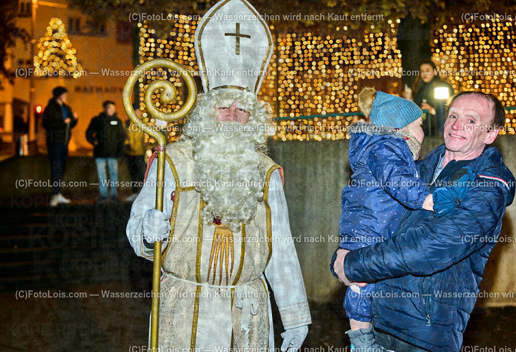 ALP7714_Wieselburger Advent_Nikolaus | (C)FotoLois.com, Alois Spandl, Wieselburger Advent im Schlosspark, Besuch durch den Hl. Nikolaus und seinen Krampussen, Sa 3. Dezember 2022.