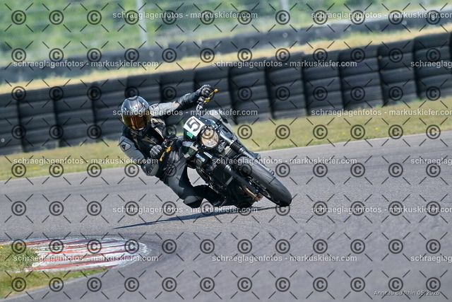 26BT02-2159 | markuskiefer.com - Realisiert mit Pictrs.com