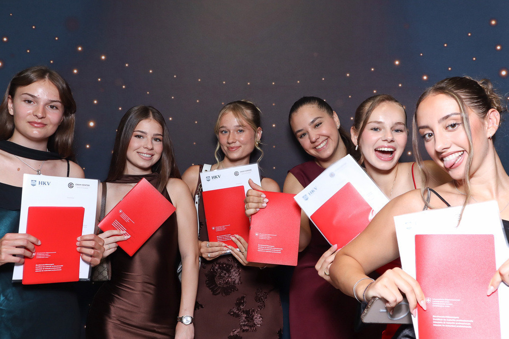 ZD260628112736-16 | Fotoshop von zweidimensional Fotografie. Ihr Fotograf im Aargau. Abzüge von Ihrem Fotobox Event bestellen.Abzüge von Ihrem Hochzeit bestellen.Abzüge von Ihrem Schulfotograf bestellen.