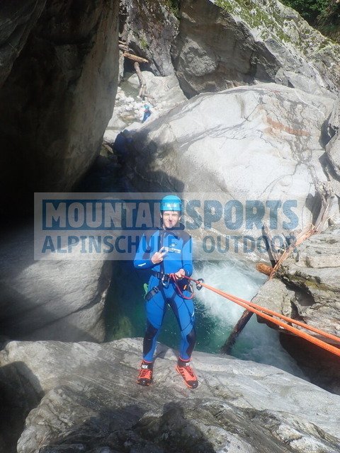 P1020192 | Bestelle die Bilder deines Berg- oder Wasser-Abenteuers mit Mountain Sports bequem von zu Hause aus direkt über unseren Online Fotoshop von pictrs.com. - Realisiert mit Pictrs.com