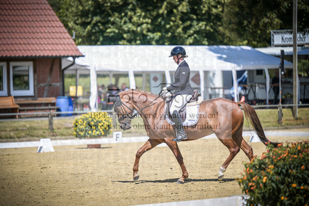 DOS_5345 | Entdecke hochwertige Reitturnierfotos von Foto Oger. Professionell, emotional und authentisch – jetzt Lieblingsmomente im Shop bestellen.Deutschlandweite Turnierfotografie. - Realisiert mit Pictrs.com