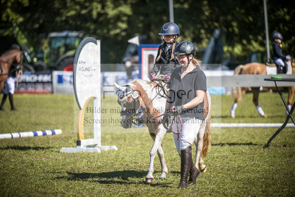 DOS_0344 | Entdecke hochwertige Reitturnierfotos von Foto Oger. Professionell, emotional und authentisch – jetzt Lieblingsmomente im Shop bestellen.Deutschlandweite Turnierfotografie. - Realisiert mit Pictrs.com