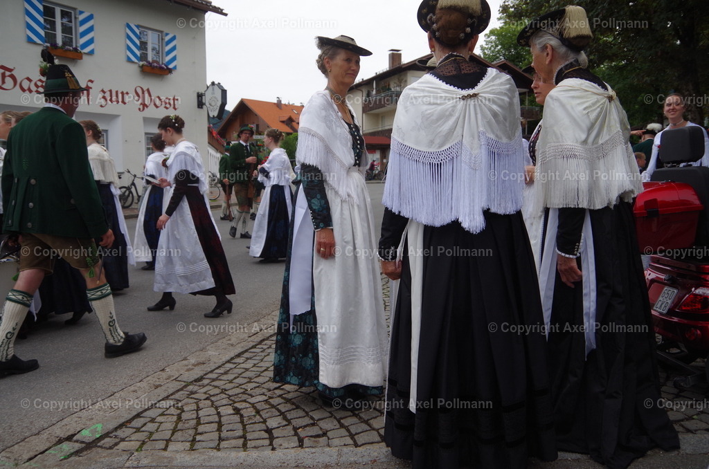 IMGP5802 | fotografiert von Axel PollmannLeonhardi Wallfahrt Benediktbeuern und Murnau, Fronleichnam, Fasching, Landschaft im Loisachtal und Benediktbeuern  - Realisiert mit Pictrs.com