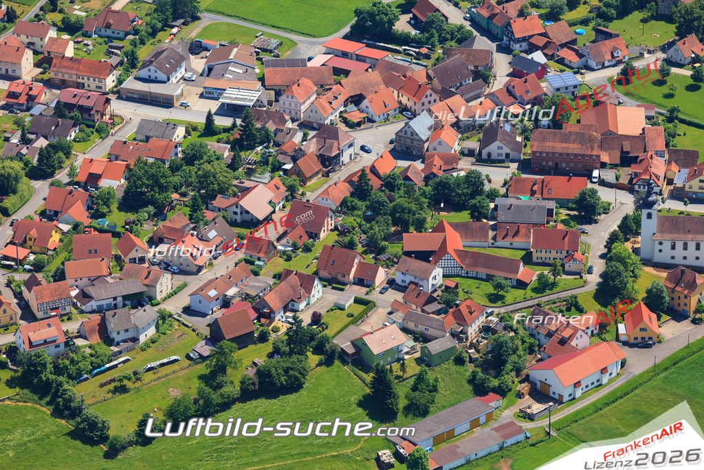 Luftbild von  Ermershausen - Luftaufnahme wurde 2016 von https://frankenair.de mittels Flugzeug (keine Drohne) erstellt - die Geschenkidee
