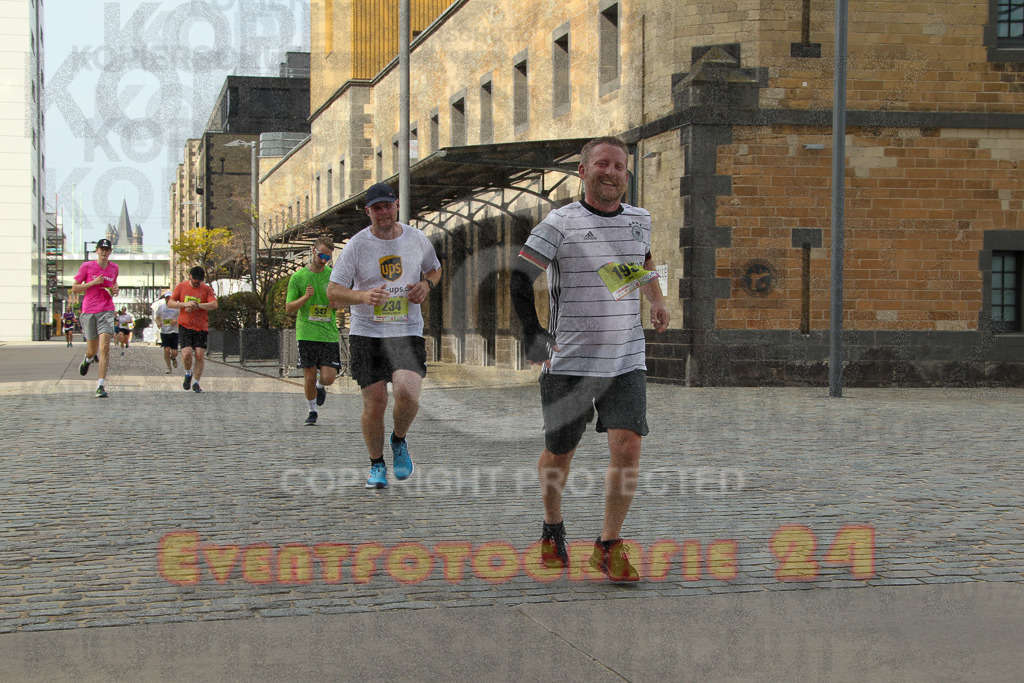 250920_1527_EV4_8832 | Sportfotografie im Rhein-Sieg Kreis, Köln, Bonn, NRW, Rheinland Pfalz, Hessen, etc. Unser Tätigkeitsfeld umfasst den Laufsport vom Volkslauf über den Marathon, Duathlon, Triathon bis zum Ultralauf wie Kölnpfad Ultra oder Schindertrail.