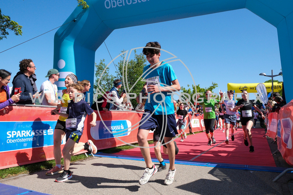 ..... | LINZ,AUSTRIA,27.April 24, Int. 3 Brückenlauf Linz  , Image shows: Photo: WAPICS / Michael ring