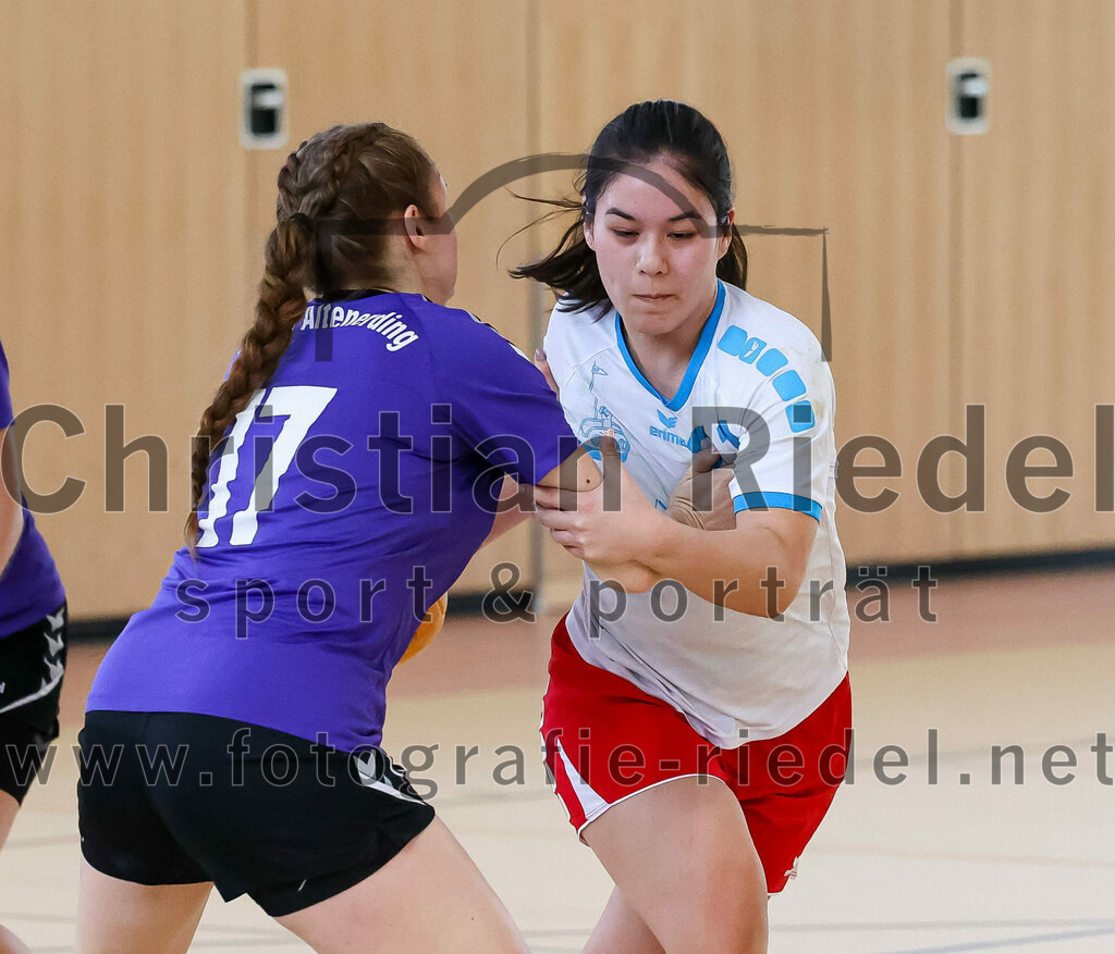 2023-03-18_089_SpVgg_Altenerding_II_gegen_HSG_Freising-Neufahrn_II | Erding, Deutschland, 18.03.2023:
Handball, Bezirksliga Frauen Altbayern 2022 / 2023, 14. Spieltag, SpVgg Altenerding II gegen HSG Freising-Neufahrn II, Endergebnis: 25:27

Thea-Sophie Steinbrecher (SpVgg Altenerding, #17), Leonie Kehlenbeck (HSG Freising-Neufahrn, #21)

Foto: Christian Riedel / fotografie-riedel.net