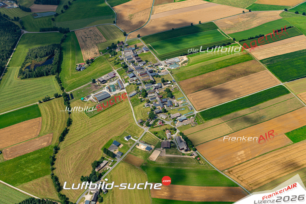 Aktuelles Luftbild von Reicholdsgrün Kirchenlamitz Kauf mit Lizenz / Bildrechten möglich- Die Luftaufnahme wurde 2021 mittels UL-Flugzeug erstellt ( keine Drohne ) - hochauflösende Kamera-Systeme von  Canon -Beste Qualität - Für grossformatige Ausdrucke geeignet. Die Geschenkidee !