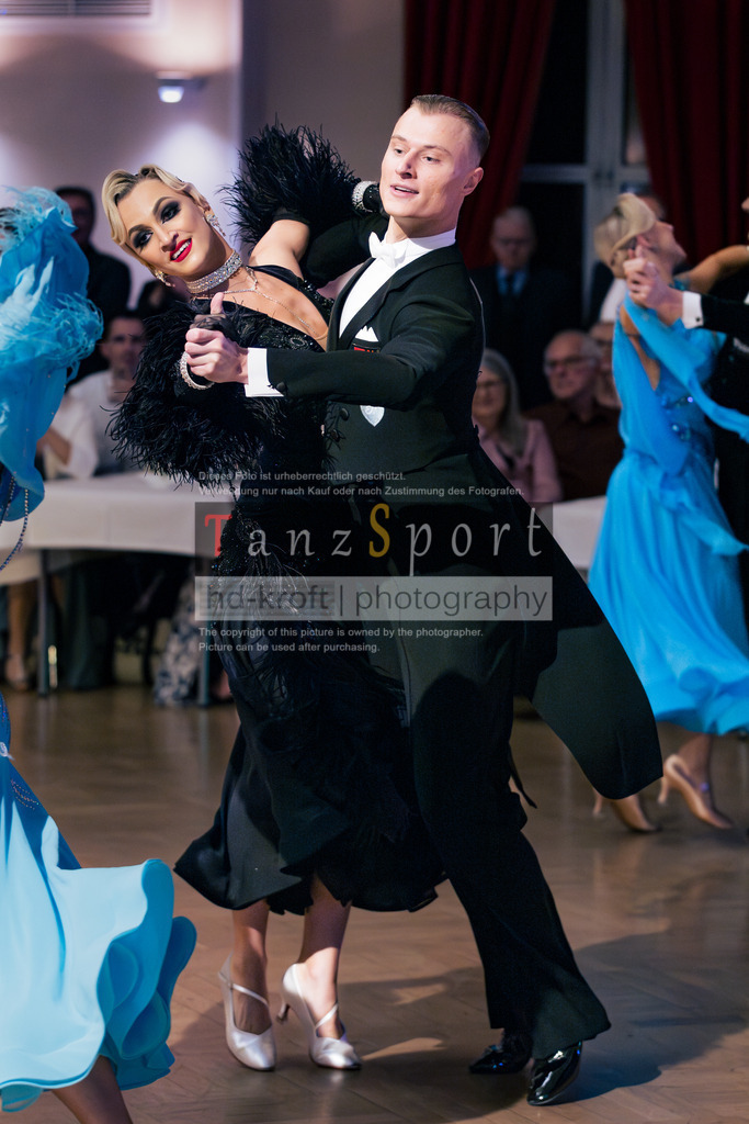 20251129_DM-HGS-S-Std_09725 | Tanzsportbilder, Standardtanz, Lateintanz, WDSF, DTV, LTVB, dancecomp, goc, hessen tanzt, blaues band der spree, walzer, tango, wiener walzer, slowfox, quickstepp, samba, rumba, cha-cha-cha, paso doble. jive, hd-kroft photography, turniertanzsport