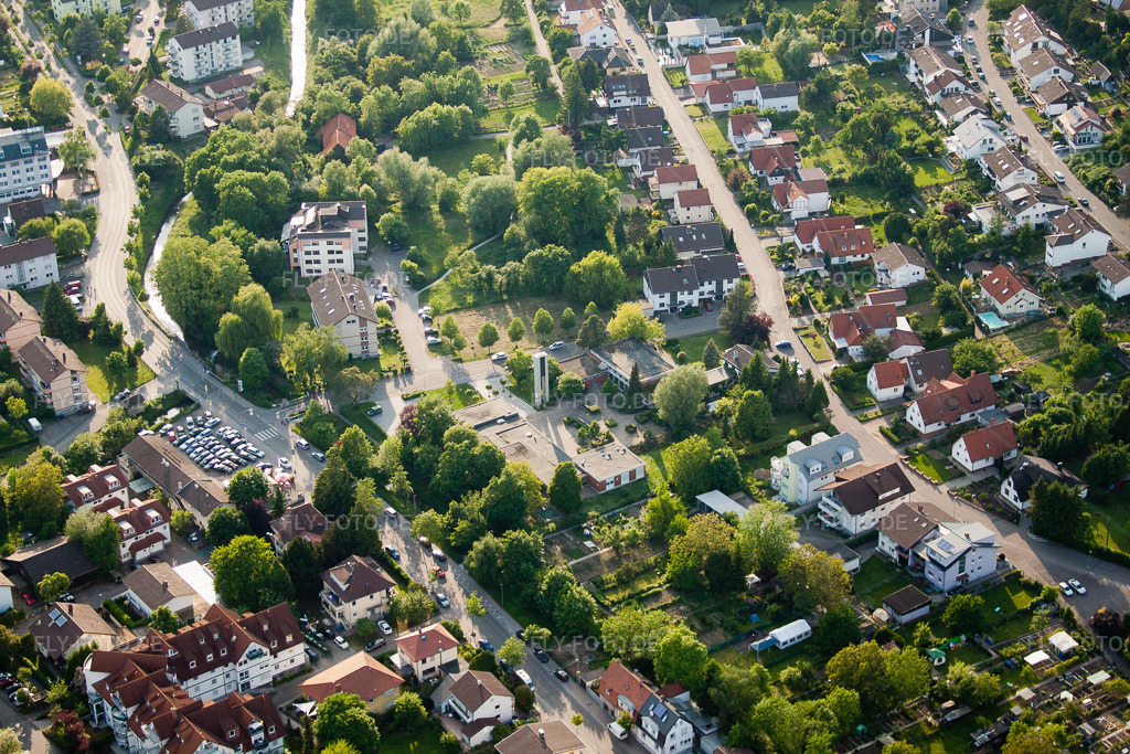 Luftbild: Christusgemeinde von Südosten in Wiesloch im Bundesland Baden-Württemberg in Deutschland. Foto: IMG_27694.jpg vom 24.05.2010 durch Werner Riehm/FLY-FOTO.de