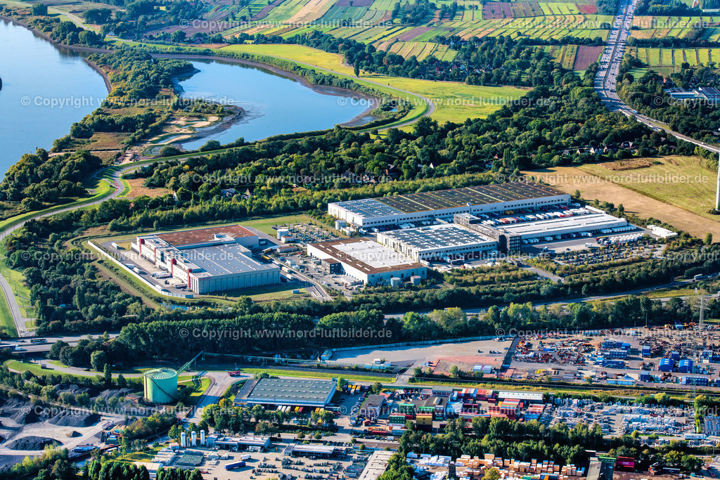 Hamburg_Wilhelmsburg_Gewerbegebiet_Kühne+Nagel_ELS_1876220922 | HAMBURG 22.09.2022 Lagerhallen und Speditionsgebäude der Kühne + Nagel AG & Co. KG an der Straße Beim Schröderschen Hof in Hamburg, Deutschland. Weiterführende Informationen bei: Kühne + Nagel (AG & Co.) KG. // Warehouses and forwarding building of Kuehne + Nagel AG & Co. KG on street Beim Schroederschen Hof in Hamburg, Germany. Further information at: Kuehne + Nagel (AG & Co.) KG. Foto: Martin Elsen