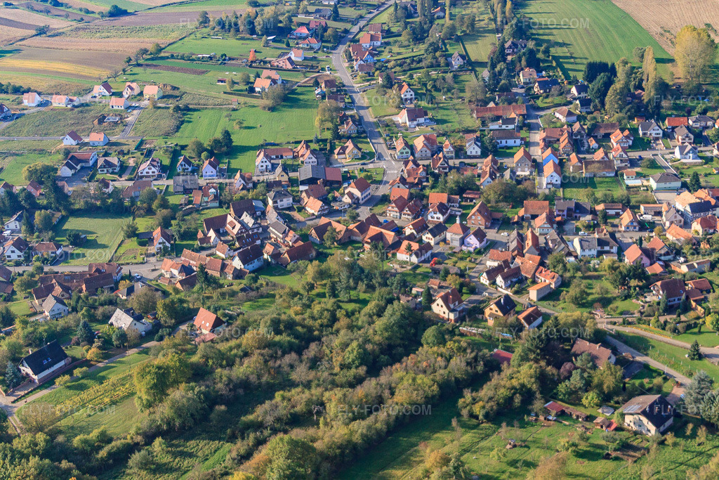 Aerial view: View of the town from the northeast in Lobsann in the state Bas-Rhin, France.Photo: IMG_45857.jpg taken on 10/16/2011 by Werner Riehm/FLY-FOTO.comResolution of the original: 4752 x 3168 px